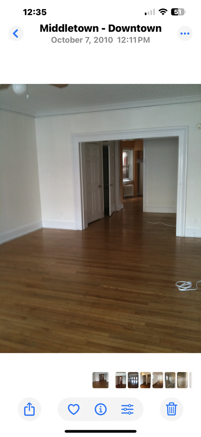 10 W Main St, Unit BEAUTIFUL OPEN SPACE APT in Middletown, NY - Foto de edificio - Building Photo