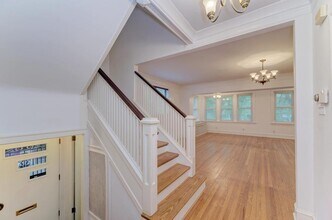 6833 S Cregier Ave in Chicago, IL - Building Photo - Building Photo