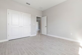 2219 Greenley Rd in North Port, FL - Building Photo - Building Photo
