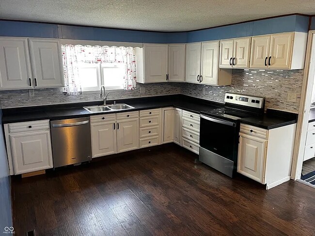 315 Chambers St in Veedersburg, IN - Building Photo - Building Photo