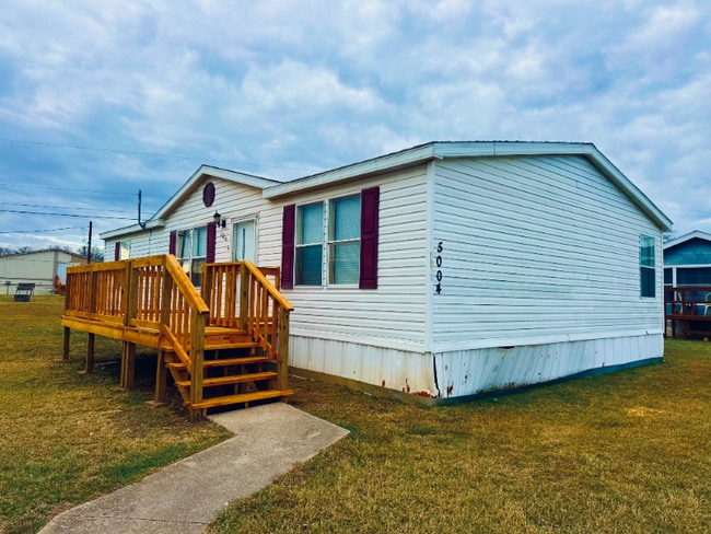 property at 6000 Clear Creek Rd