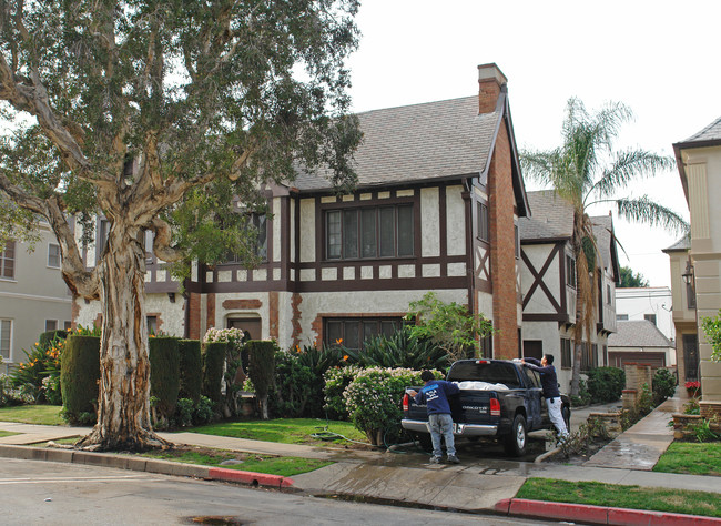 625 S Detroit St in Los Angeles, CA - Building Photo - Building Photo