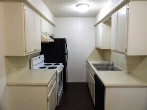 6405 NW Oak Ave in Lawton, OK - Building Photo - Building Photo