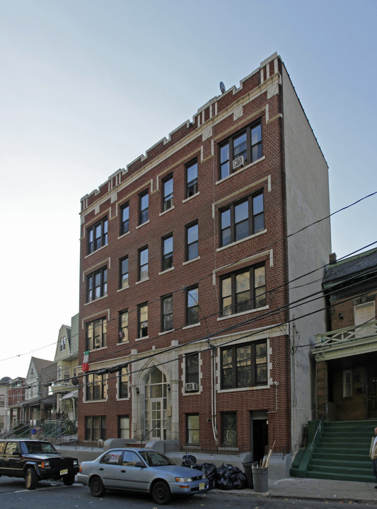 101 Clifton Pl in Jersey City, NJ - Foto de edificio