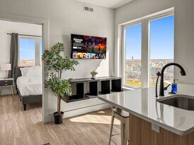 2400 E Huntingdon St in Philadelphia, PA - Building Photo