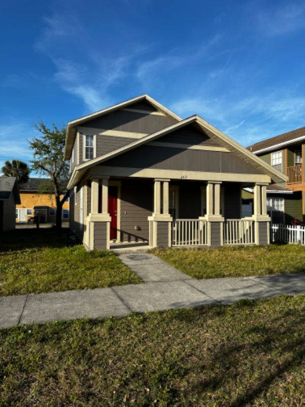 2412 E 31st Ave in Tampa, FL - Foto de edificio - Building Photo