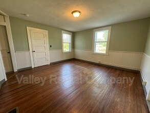 46 Old Amherst Rd in Sunderland, MA - Building Photo - Building Photo