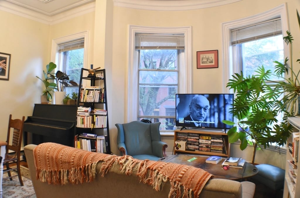 12 E Springfield St in Boston, MA - Building Photo