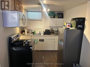 693 Hawley St in Peterborough, ON - Building Photo - Building Photo