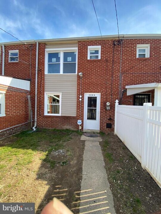 2004 Kelmore Rd in Dundalk, MD - Building Photo