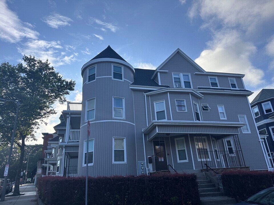 16 Columbia Rd in Boston, MA - Building Photo