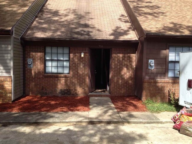 property at 912 S Lipona Rd