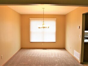 395 Belfair Dr in Galloway, OH - Building Photo - Building Photo