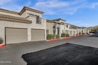 3236 E Chandler Blvd in Phoenix, AZ - Building Photo - Building Photo