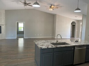 2570 W Moana Ln in Reno, NV - Building Photo - Building Photo