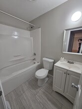 312 Nancy Dr in Hampton, VA - Building Photo - Building Photo