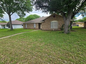 925 Shell Ln in Lancaster, TX - Building Photo - Building Photo