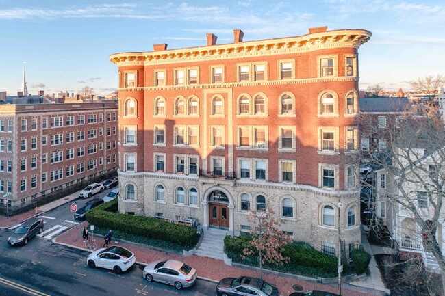 Ware Hall in Cambridge, MA - Building Photo - Building Photo