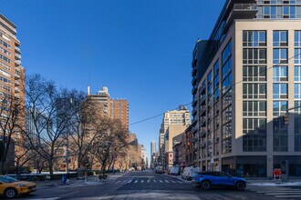 280 8th Ave in New York, NY - Building Photo - Building Photo