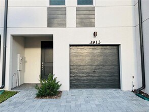 3913 SE Mentmore Ln in Stuart, FL - Building Photo - Building Photo