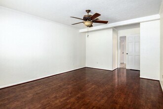 505 Heathgate Dr in Houston, TX - Building Photo - Building Photo