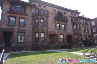 596 Summit Ave in St. Paul, MN - Building Photo