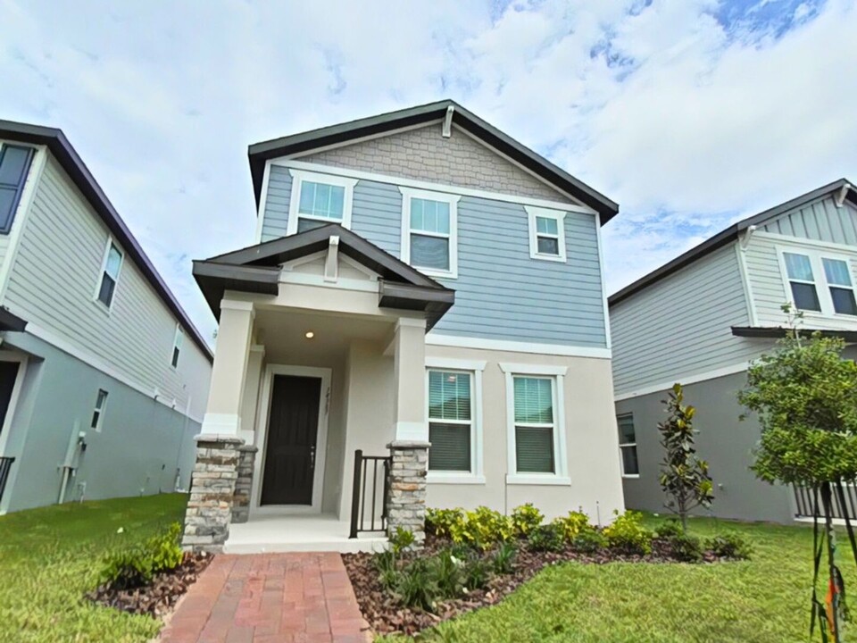 14387 Braemar St in Oakland, FL - Building Photo