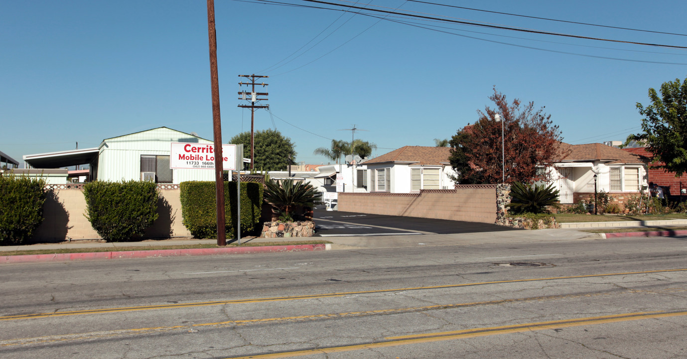 Cerritos Mobile Lodge in Norwalk, CA - Building Photo