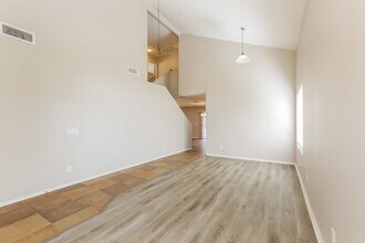 2018 W Alta Vista Rd in Phoenix, AZ - Building Photo - Building Photo