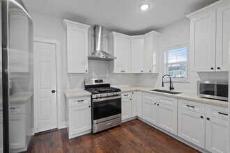 2 Jenkins St in Houston, TX - Building Photo - Building Photo