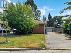 17 Dobbin Rd in Toronto, ON - Building Photo - Building Photo