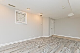 1427 W Winona St in Chicago, IL - Building Photo - Building Photo