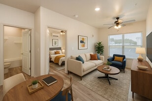 Platform Dothan in Dothan, AL - Building Photo