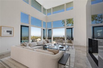 1436 Summitridge Dr in Beverly Hills, CA - Building Photo - Building Photo