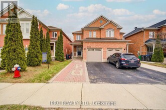 5735 Keldrew Ave in Mississauga, ON - Building Photo - Building Photo
