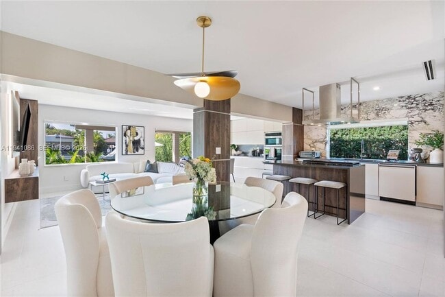 7810 Hawthorne Ave in Miami Beach, FL - Building Photo - Building Photo