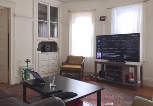 44 Easton St, Unit 2 in Boston, MA - Foto de edificio - Building Photo