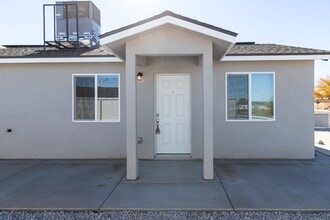 1524 Porter St in Ridgecrest, CA - Building Photo - Building Photo