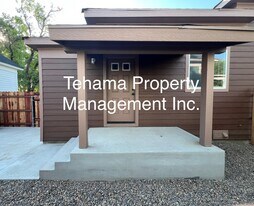 304 Jefferson St in Red Bluff, CA - Building Photo