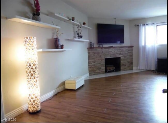 132 Shadow Ln in Las Vegas, NV - Building Photo - Building Photo