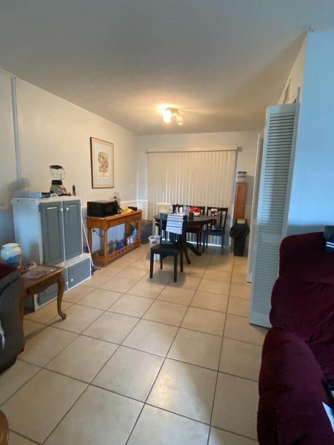 property at 4403 Lakeside Dr