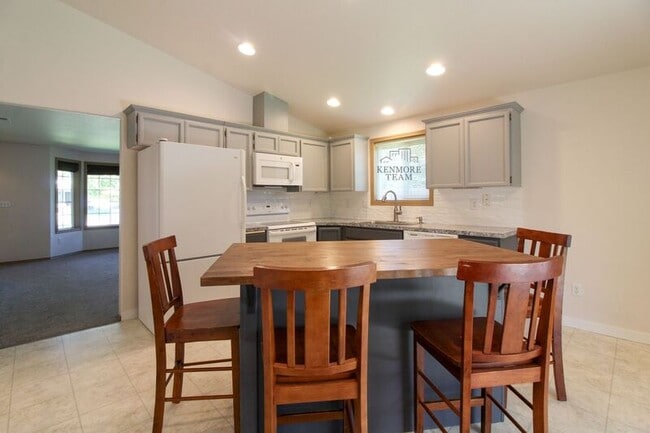 7712 Thetis Dr in Pasco, WA - Building Photo - Building Photo