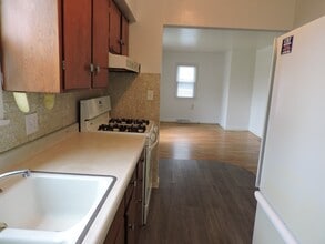 1324 Englewood Ave in Waterloo, IA - Building Photo - Building Photo