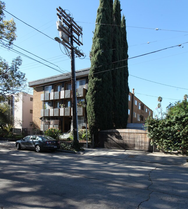 2065 Rodney Dr in Los Angeles, CA - Foto de edificio