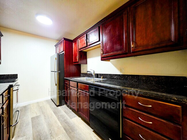 5252 Orange Ave in San Diego, CA - Building Photo - Building Photo