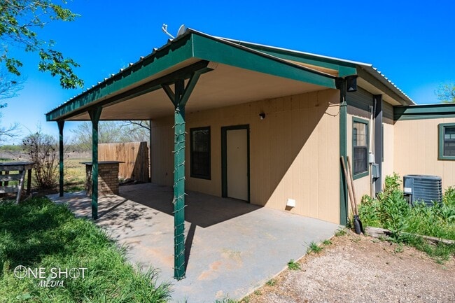 property at 542 McCartney Ln
