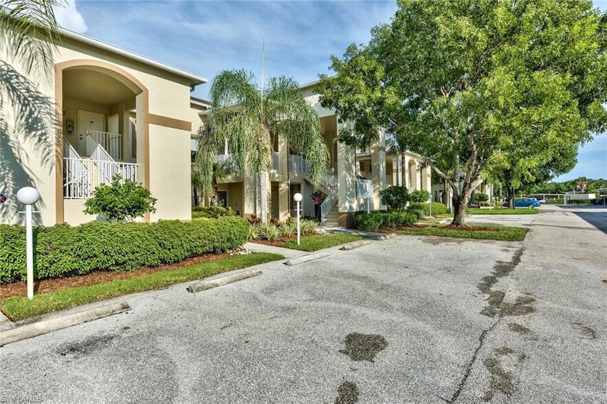 21320 Lancaster Run, Unit 1124 in Estero, FL - Building Photo