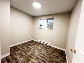 24 A Branscombe St in St John's, NL - Building Photo - Building Photo