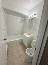 223 70th St in Guttenberg, NJ - Foto de edificio - Building Photo