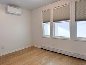 48-23 44th St in Queens, NY - Building Photo - Building Photo